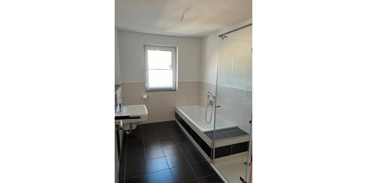 Dachgeschoßwohnung Bretzfeld - 3 Zimmer, 92 m&sup2;, 950&euro; | Angebot:25989288