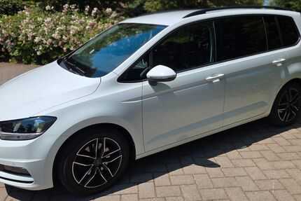 VW Touran 48.765 km 26.260 &euro; Stadecken-Elsheim 55271