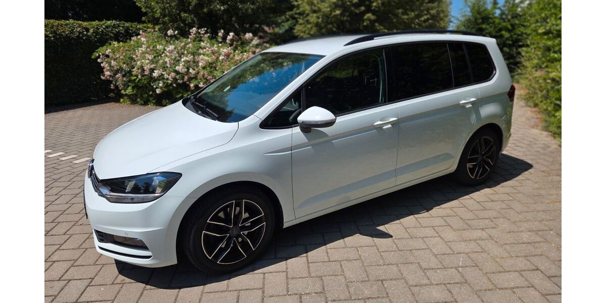 VW Touran 48.765 km 26.260 &euro; Stadecken-Elsheim 55271