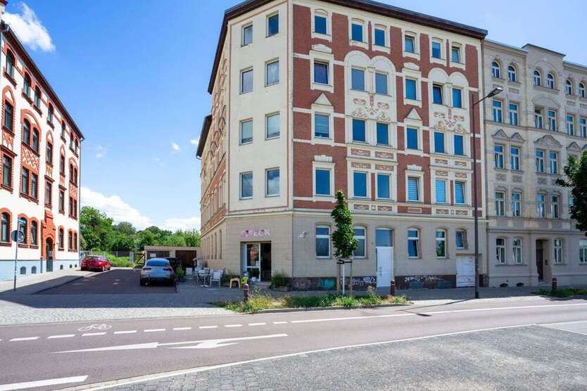 Haus zum Kaufen in Halle (Saale) 1.350.000 € 1023 m²