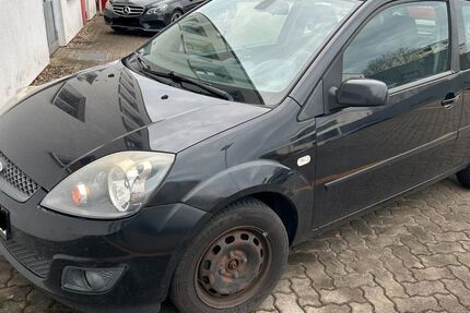 Ford Fiesta 82.000 km 2.299 &euro; Bad Schwartau 23611