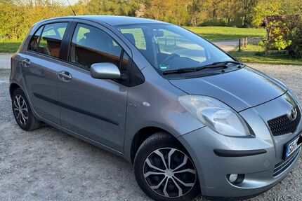 Toyota Yaris 142.300 km 5.299 &euro; göttingen 37075