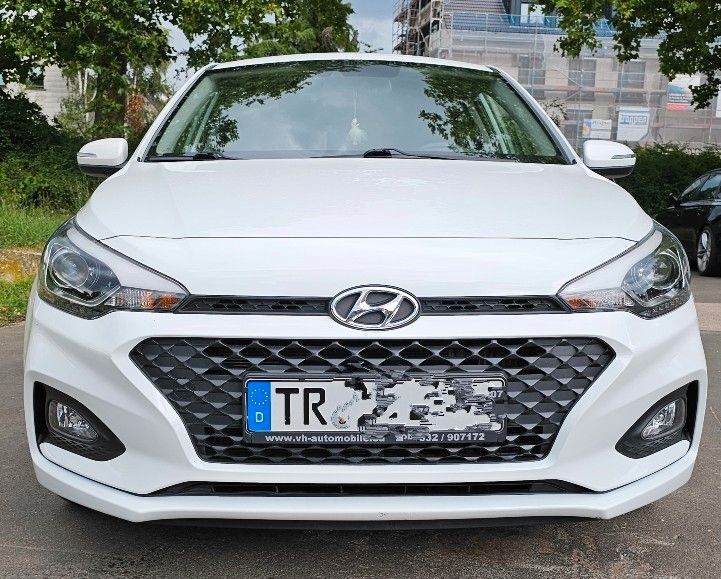 i20