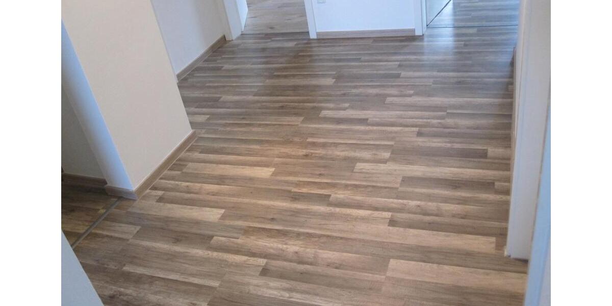 Dachgeschoßwohnung Schwarzenfeld - 3 Zimmer, 85 m&sup2;, 780&euro; | Angebot:26327194