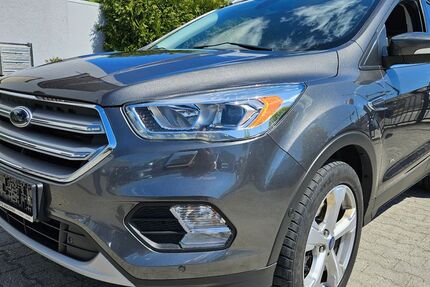 Ford Kuga 119.800 km 11.990 &euro; Regensburg 93057