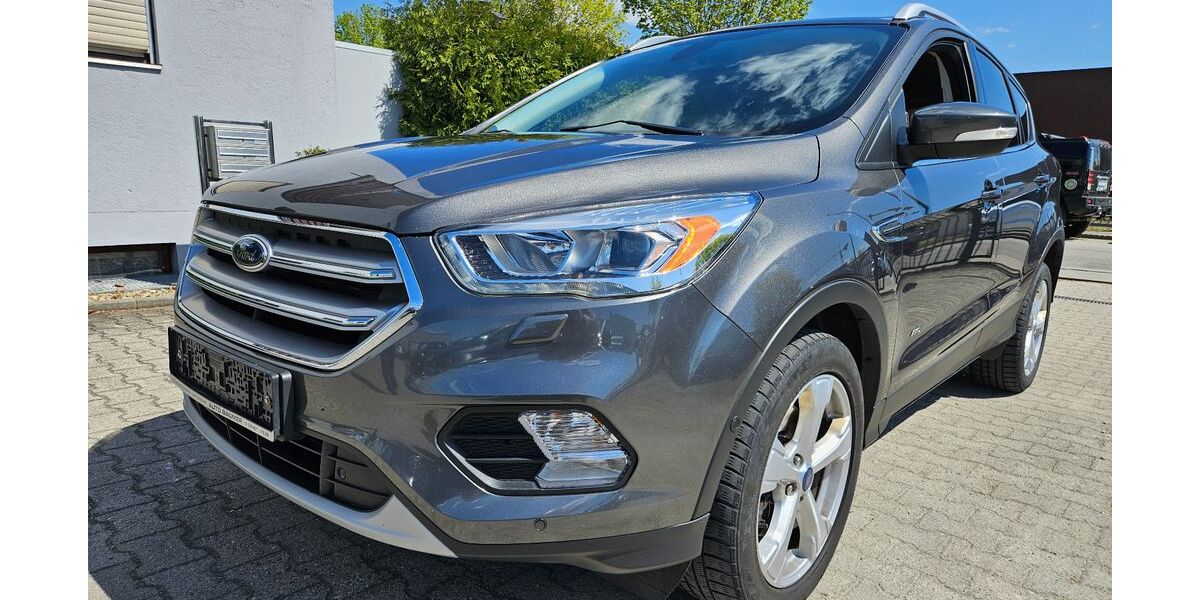 Ford Kuga 119.800 km 11.990 &euro; Regensburg 93057