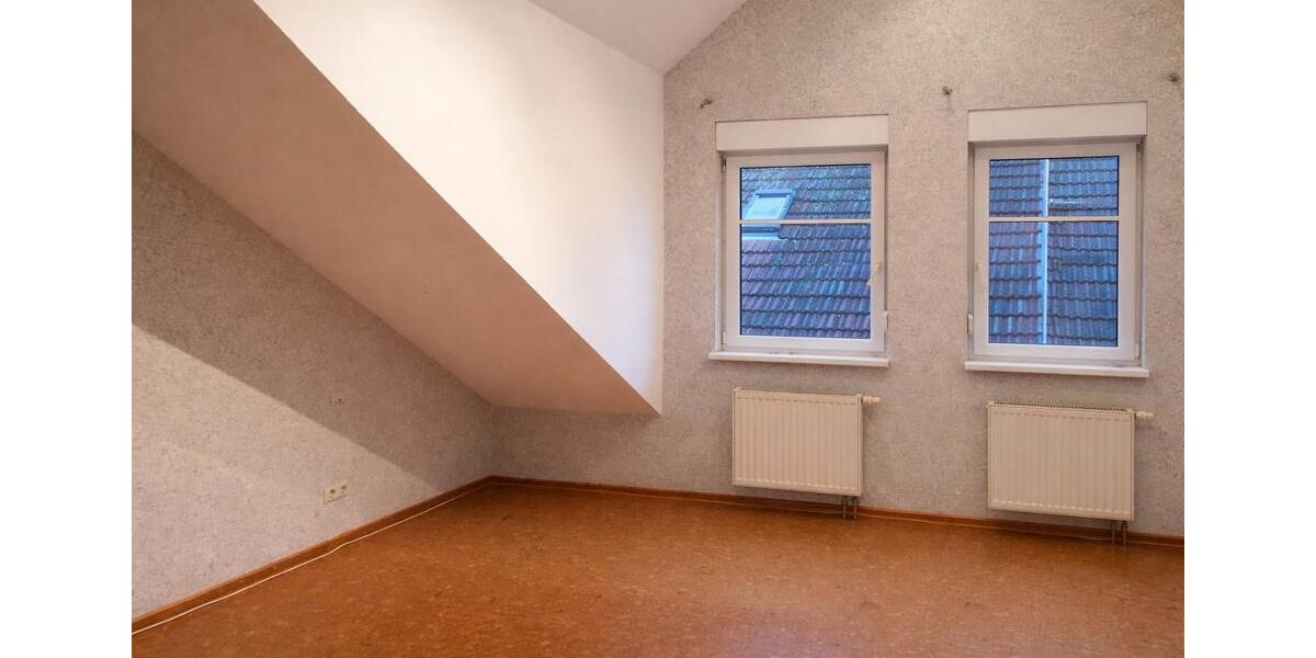 Dachgeschoßwohnung Weiskirchen - 2 Zimmer, 80 m&sup2;, 550&euro; | Angebot:26320928