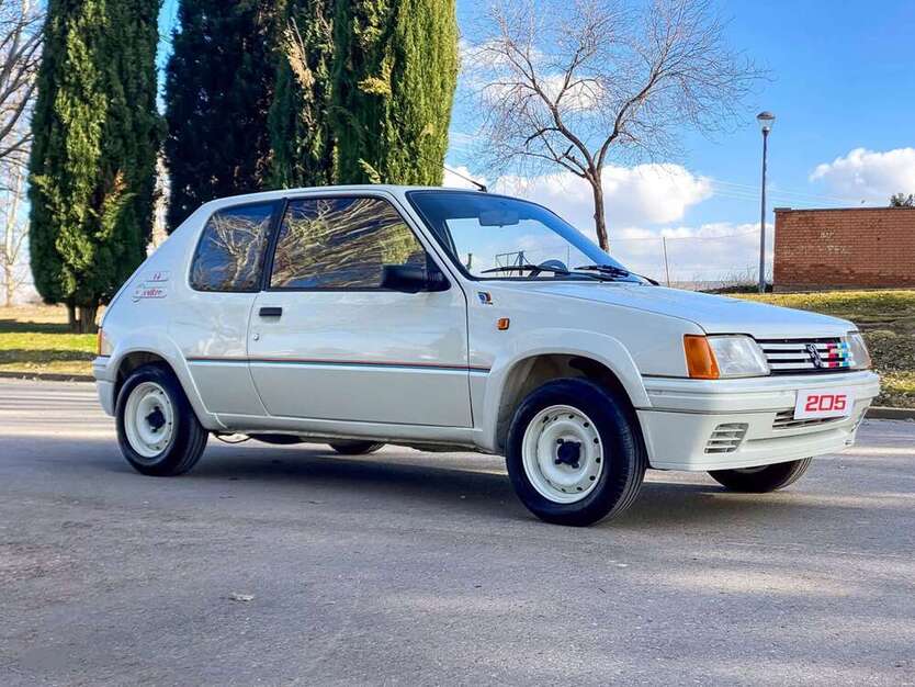 Peugeot 205 157.000 km 10.000 € Guben 03172