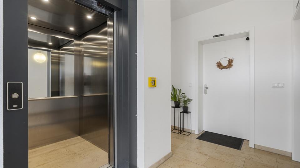 Dachgeschoßwohnung Kösching - 3 Zimmer, 99 m&sup2;, 1.300&euro; | Angebot:24952479