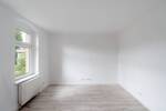 Charmante Etagenwohnung mit Tageslicht-Vollbad. EBK Übernahme möglich.