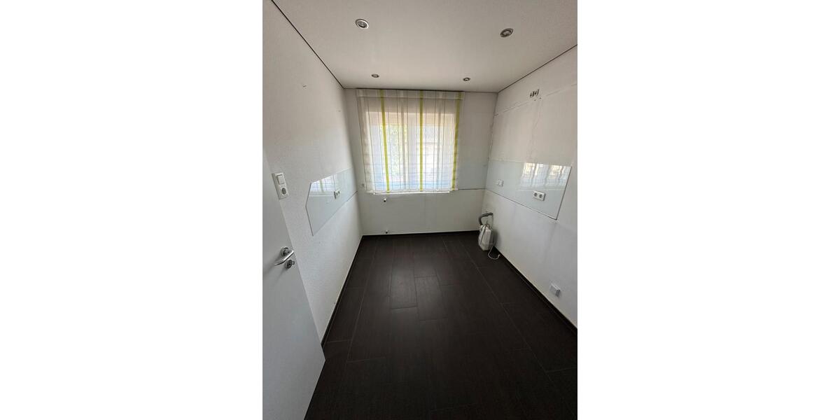 Etagenwohnung Sandhausen - 3 Zimmer, 85 m&sup2;, 1.200&euro; | Angebot:26420809