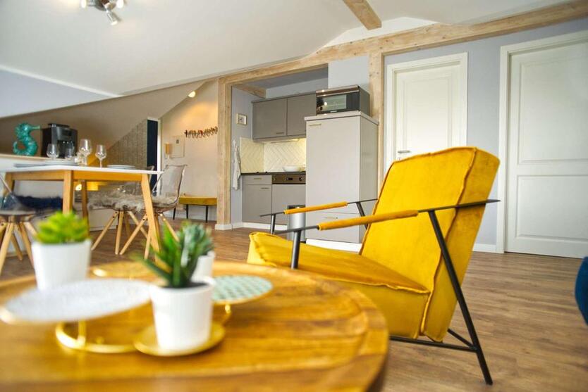 Wasserblick garantiert -Einzigartige modernisierte Wohnung mit 3 Balkonen, Tiefgarage zu mieten zimmer