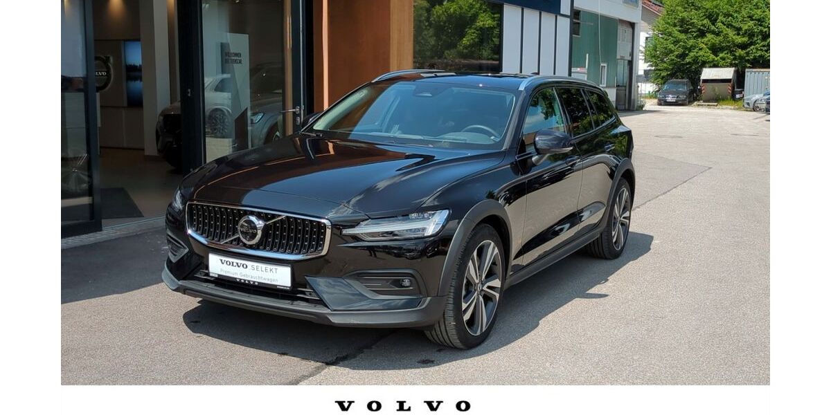 Volvo V60 Cross Country 9.200 km 50.990 &euro; Neutraubling 93073