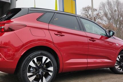 Opel Grandland (X) 25.389 km 31.490 &euro; Zossen 15806