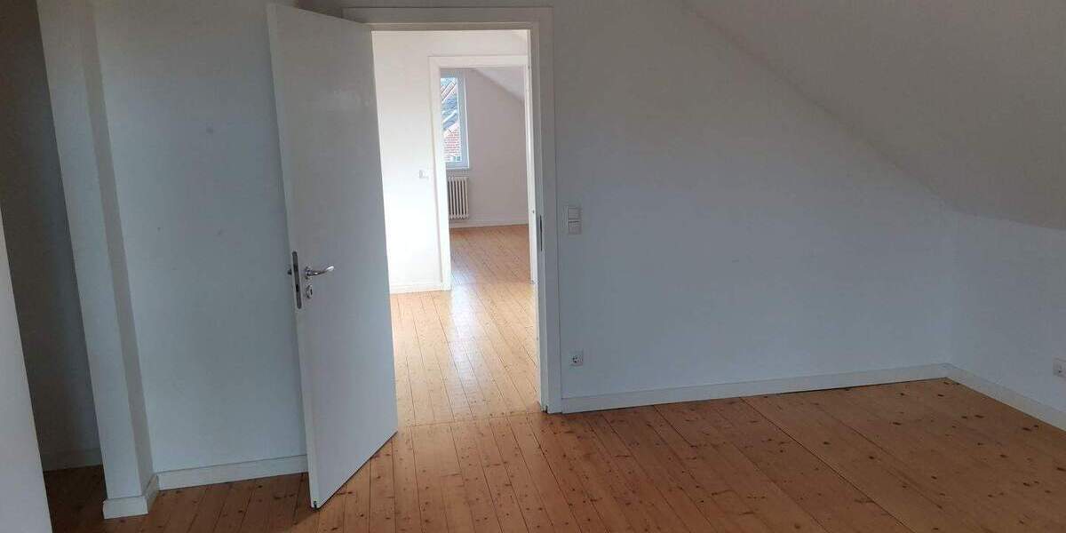 Einfamilienhaus Buxtehude - 5 Zimmer, 180 m&sup2;, 2.200&euro; | Angebot:25800824