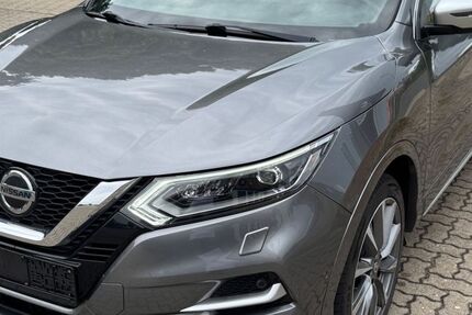 Nissan Qashqai 102.000 km 14.300 &euro; Winsen (Luhe) 21423