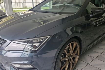 Seat Leon 120.833 km 19.350 &euro; Osterhofen 94486