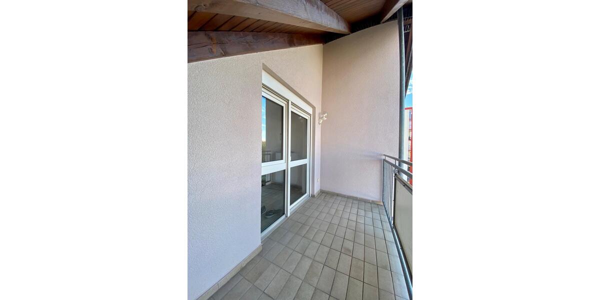 Helle 2-Zimmer-Wohnung + TG-Stellplatz + Balkon in Niederwerrn 2 zimmer