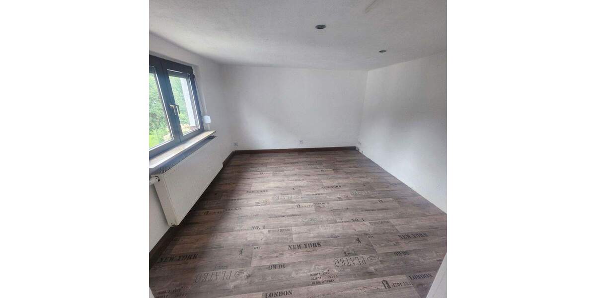Einfamilienhaus Großschirma Großvoigtsberg - 3 Zimmer, 901 m&sup2;, 495&euro; | Angebot:25097676