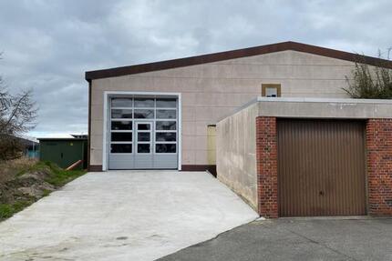 Großzügige Lagerhalle mit Rampe und Rolltor in Rodenkirchen zimmer