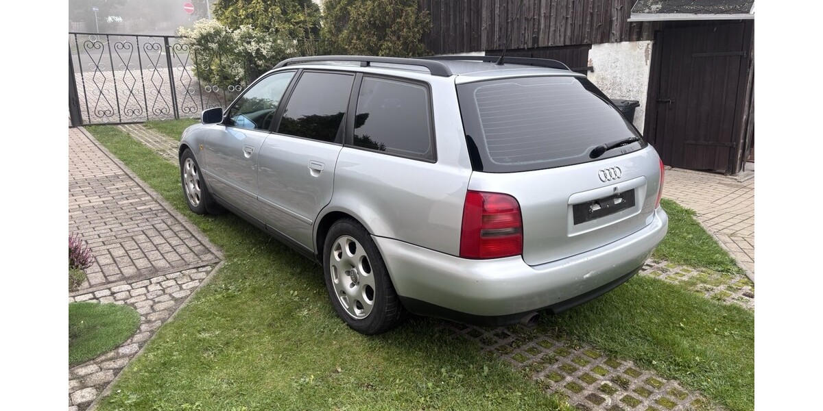 Audi A4 Avant 240.000 km 2.999 € Weischlitz 08538