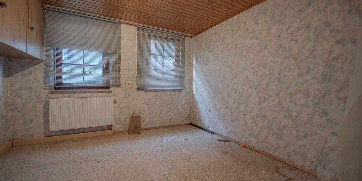 Altstadthaus mit bis zu 3 Wohneinheiten und Ladenfläche - jetzt bei realunis 9 zimmer