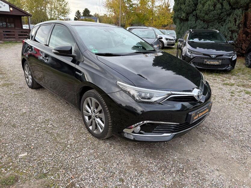 Toyota Auris 110.000 km 11.990 € Berlin 13127