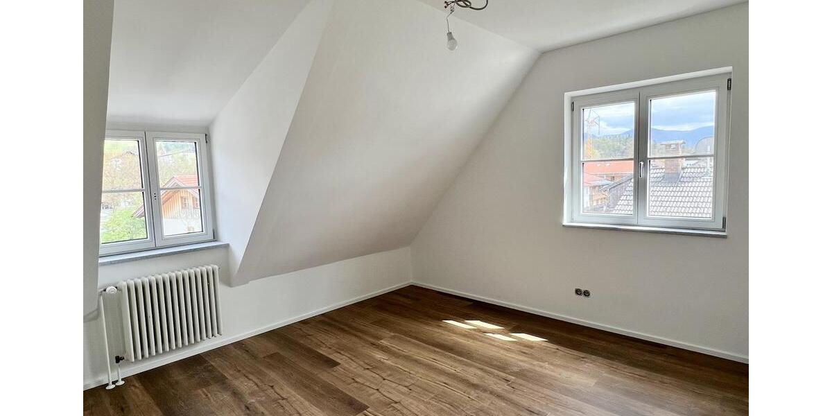Dachgeschoßwohnung Lenggries - 5 Zimmer, 106 m&sup2;, 1.380&euro; | Angebot:26384431