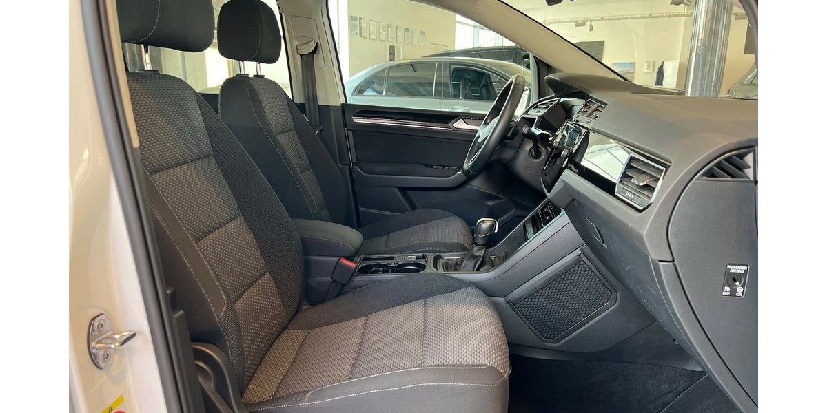 VW Touran Comfortline BMT Start-Stopp 7 Sitzer *Pano* 75.850 km 27.499 € Mainz-Kostheim 55246