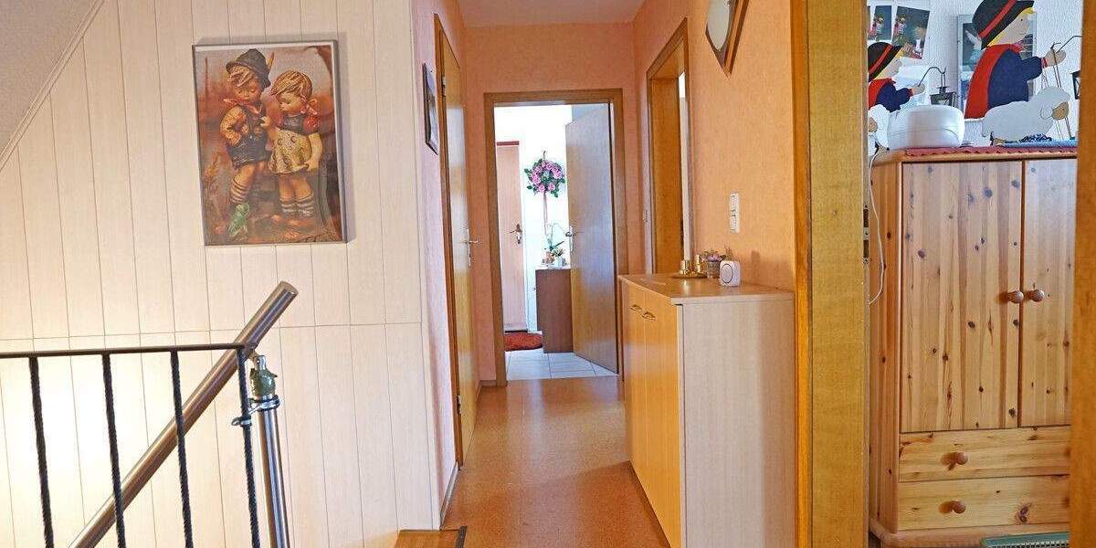 Doppelhaushälfte Kaufungen / Oberkaufungen Oberkaufungen - 7 Zimmer, 202 m&sup2;, 280.000&euro; | Angebot:25139920