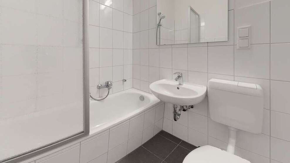 Wohnung zum Mieten in Halle 372 € 57.17 m²