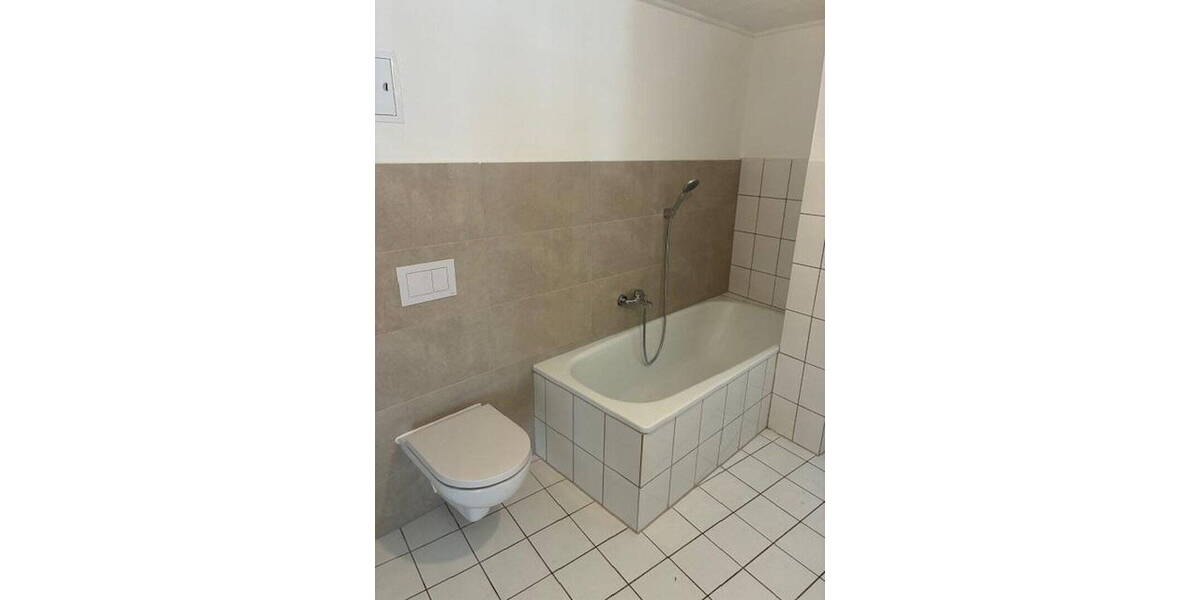 Etagenwohnung Seesen Kirchberg - 3 Zimmer, 129 m&sup2;, 895&euro; | Angebot:26344022