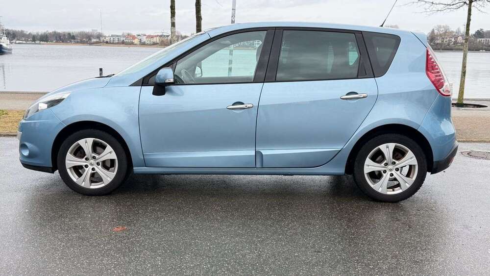 Renault Scenic 48.067 km 7.499 &euro; Rostock 18069