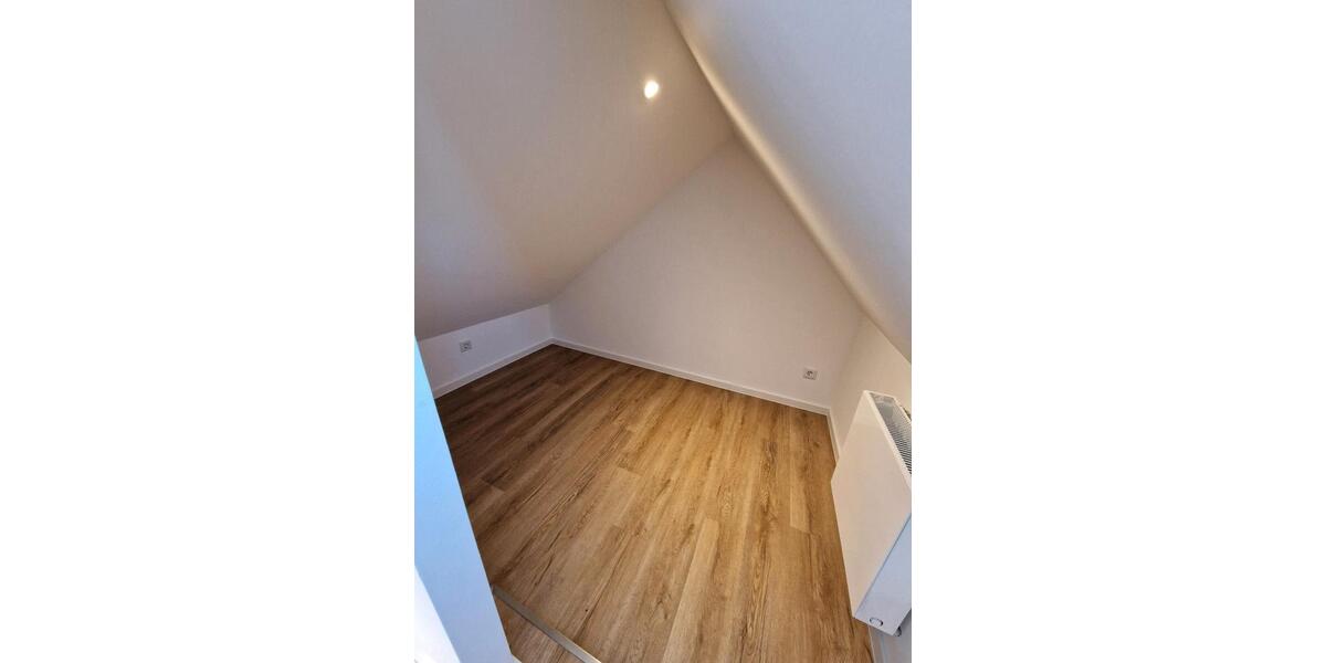 Dachgeschoßwohnung Zörbig - 3 Zimmer, 80 m&sup2;, 760&euro; | Angebot:25408249