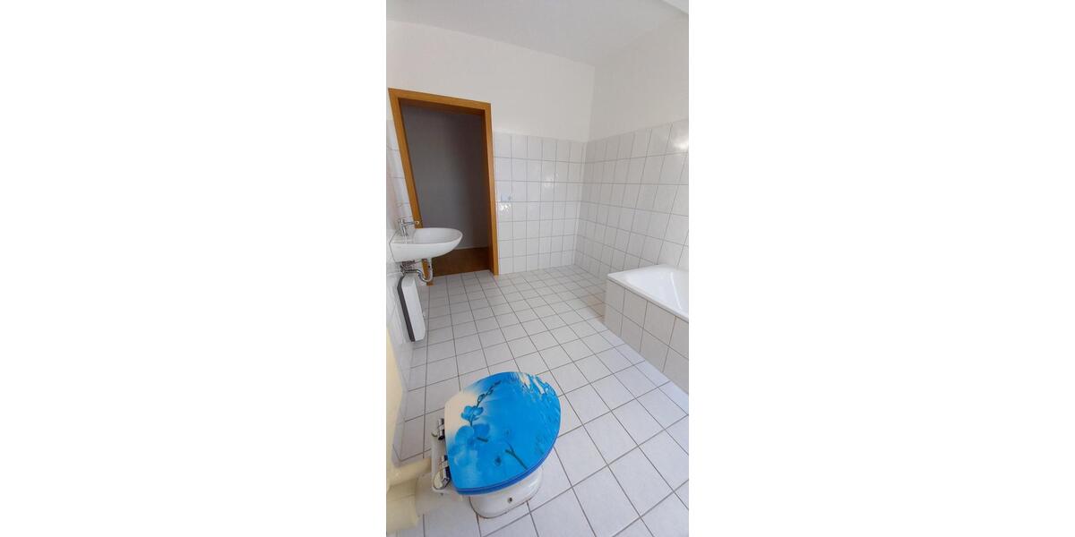 Dachgeschoßwohnung Teuchern - 3 Zimmer, 75 m&sup2;, 338&euro; | Angebot:24344618