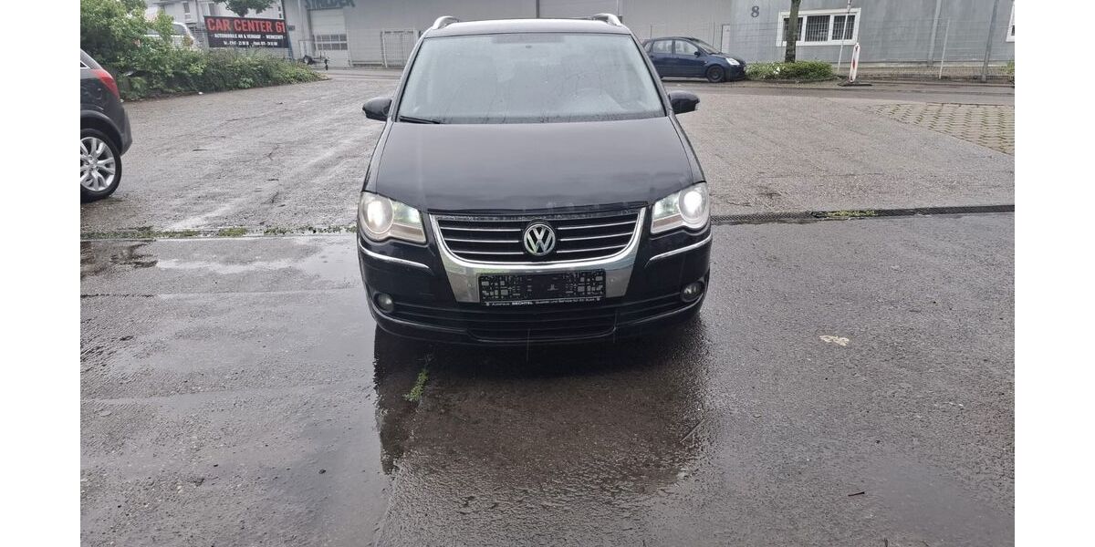 VW Touran 179.000 km 2.999 &euro; Baden-Württemberg - Sachsenheim 74343