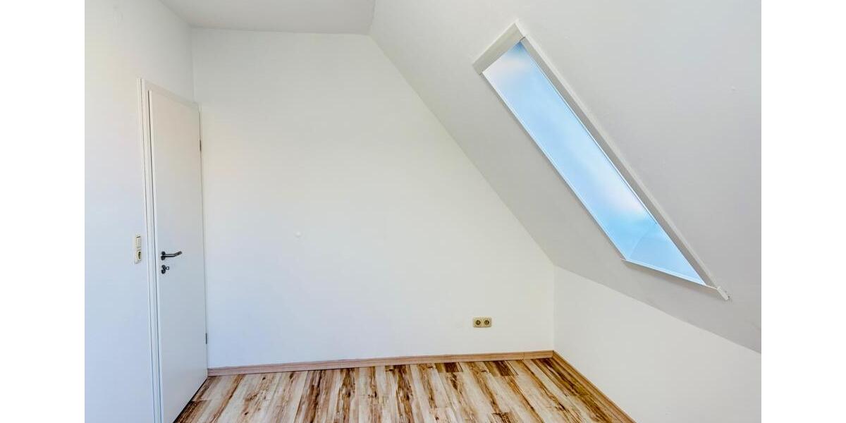 Dachgeschoßwohnung Diemelstadt - 3 Zimmer, 96 m&sup2;, 850&euro; | Angebot:26225893