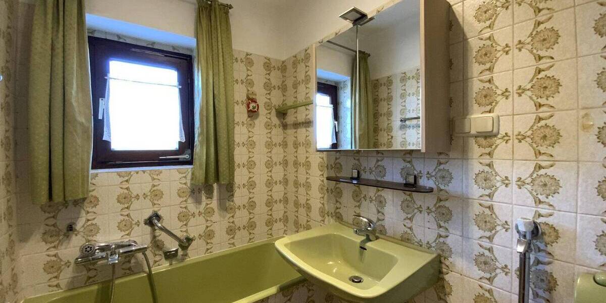 Einfamilienhaus Oberviechtach - 8 Zimmer, 190 m&sup2;, 255.000&euro; | Angebot:25984404