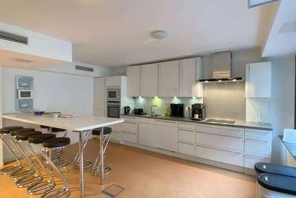 Büro in Bremen 2.295 € 255 m²