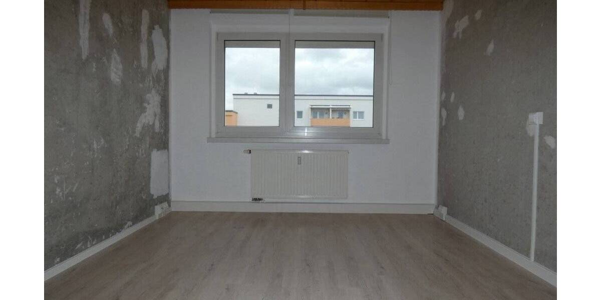 Etagenwohnung Zwickau / Eckersbach Eckersbach - 3 Zimmer, 70 m&sup2;, 350&euro; | Angebot:26695371