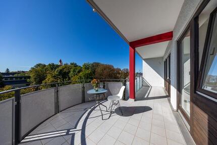 Toplage Pasing: frisch sanierte 2-Zimmer-Wohnung mit 15 m² Balkon zimmer