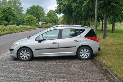 Peugeot 207 89.000 km 2.400 &euro; Leipzig 04103