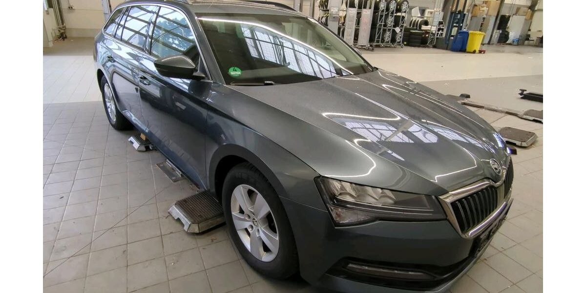 Skoda Superb 158.900 km 16.490 € Peine 31228