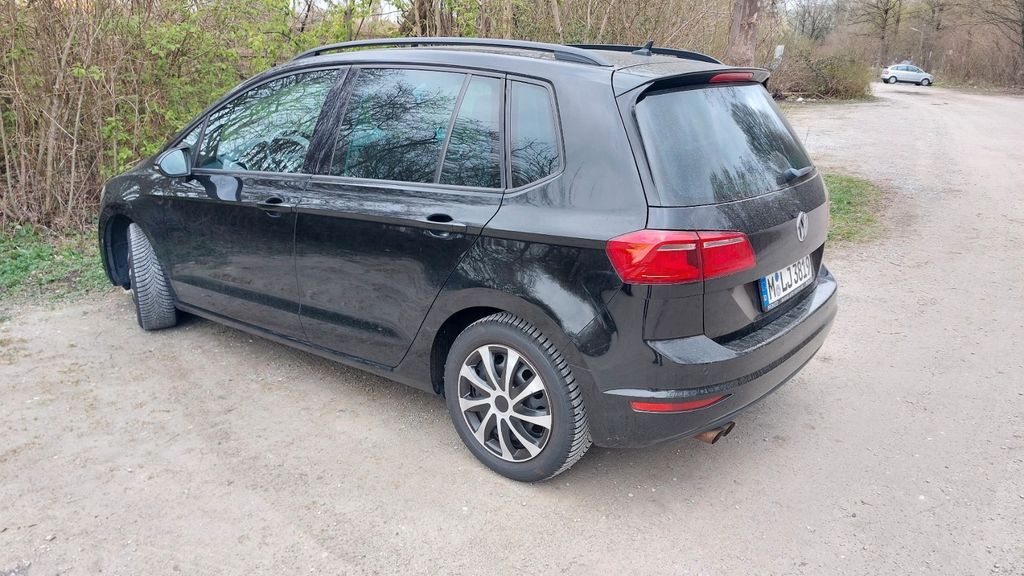 VW Golf Sportsvan 115.000 km 10.395 &euro; München 81739