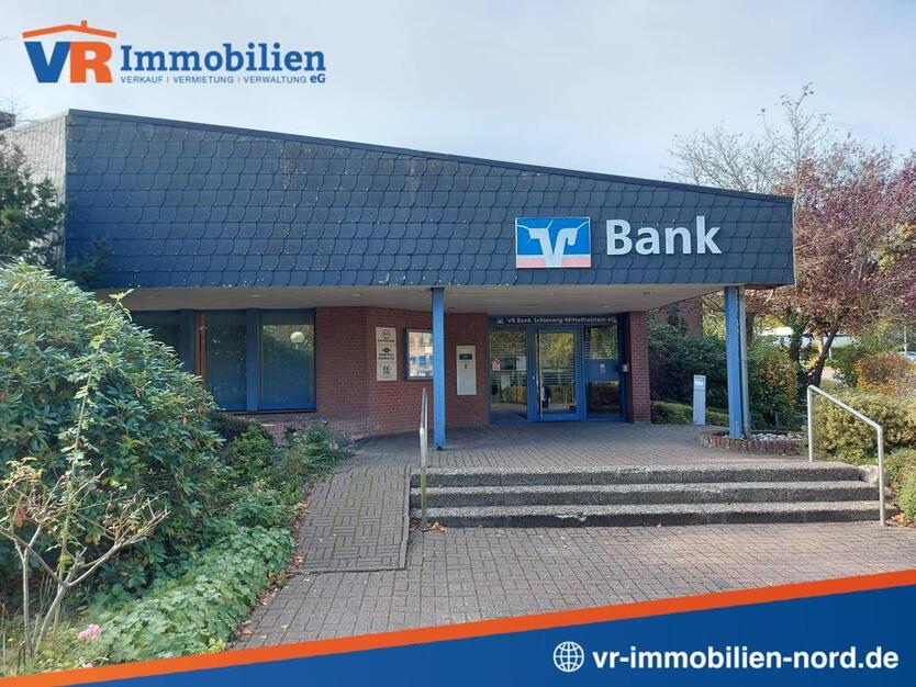 Gut durchdachtes, ehemaliges Bankgebäude mit 10 Stellplätzen