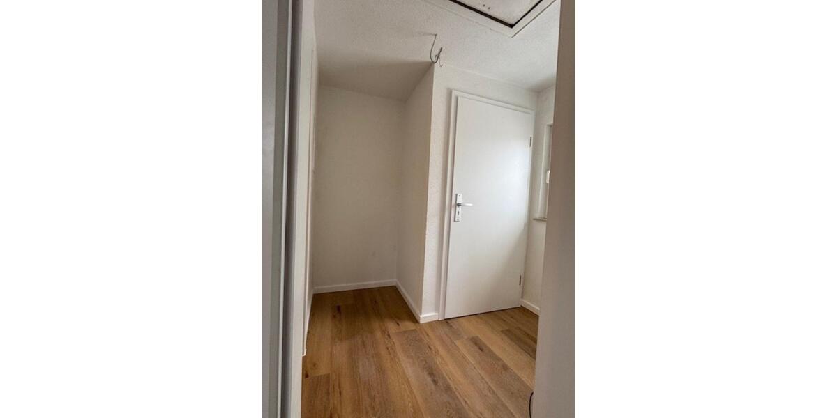 Dachgeschoßwohnung Karlsruhe Neureut - 4 Zimmer, 70 m&sup2;, 1.300&euro; | Angebot:25959537