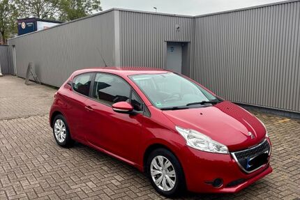 Peugeot 208 102.000 km 3.500 &euro; Bocholt 46399