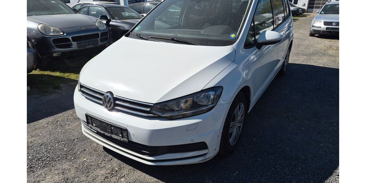VW Touran 231.000 km 6.900 &euro; Elz 65604