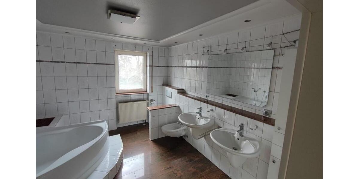 Einfamilienhaus Herrieden - 10 Zimmer, 300 m&sup2;, 1.150.000&euro; | Angebot:25811508