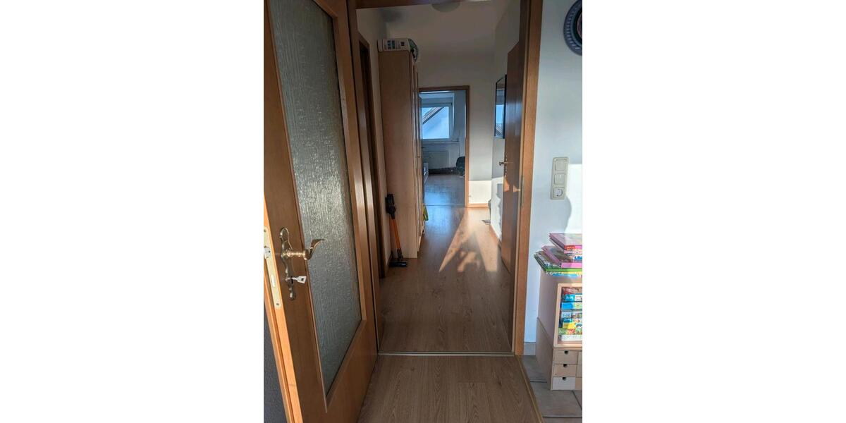 Dachgeschoßwohnung Wehrheim - 3 Zimmer, 68 m&sup2;, 850&euro; | Angebot:26330030